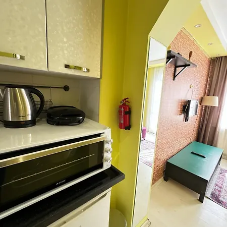 Plaesant With Balcony *